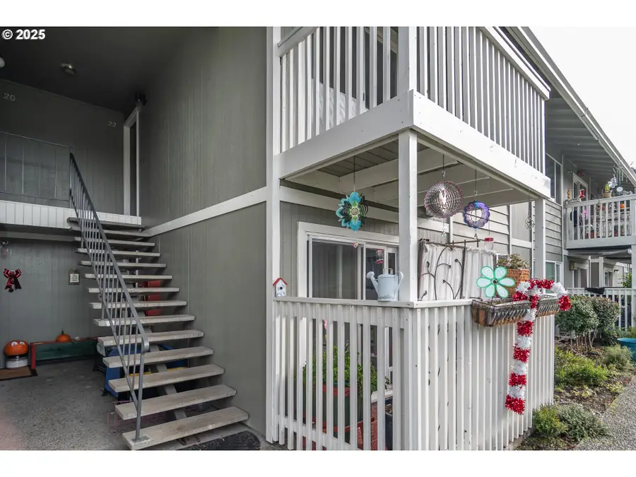 885 NE Sunset St #22, Roseburg, OR 97470 - Image #3