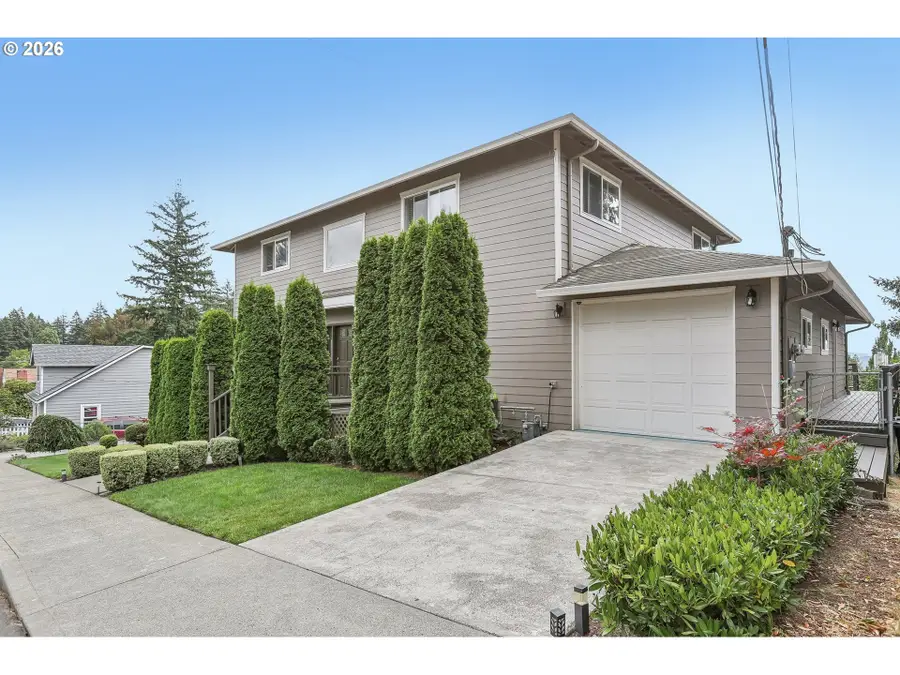 220 NW 17th Ave, Camas, WA 98607 - #2