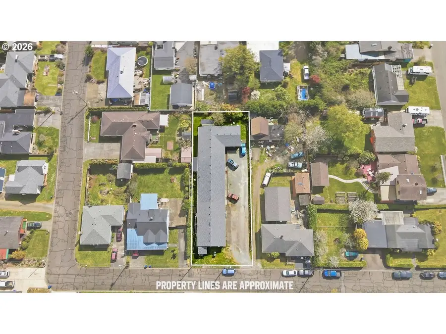 1035 W 11th St, Coquille, OR 97423 - #2