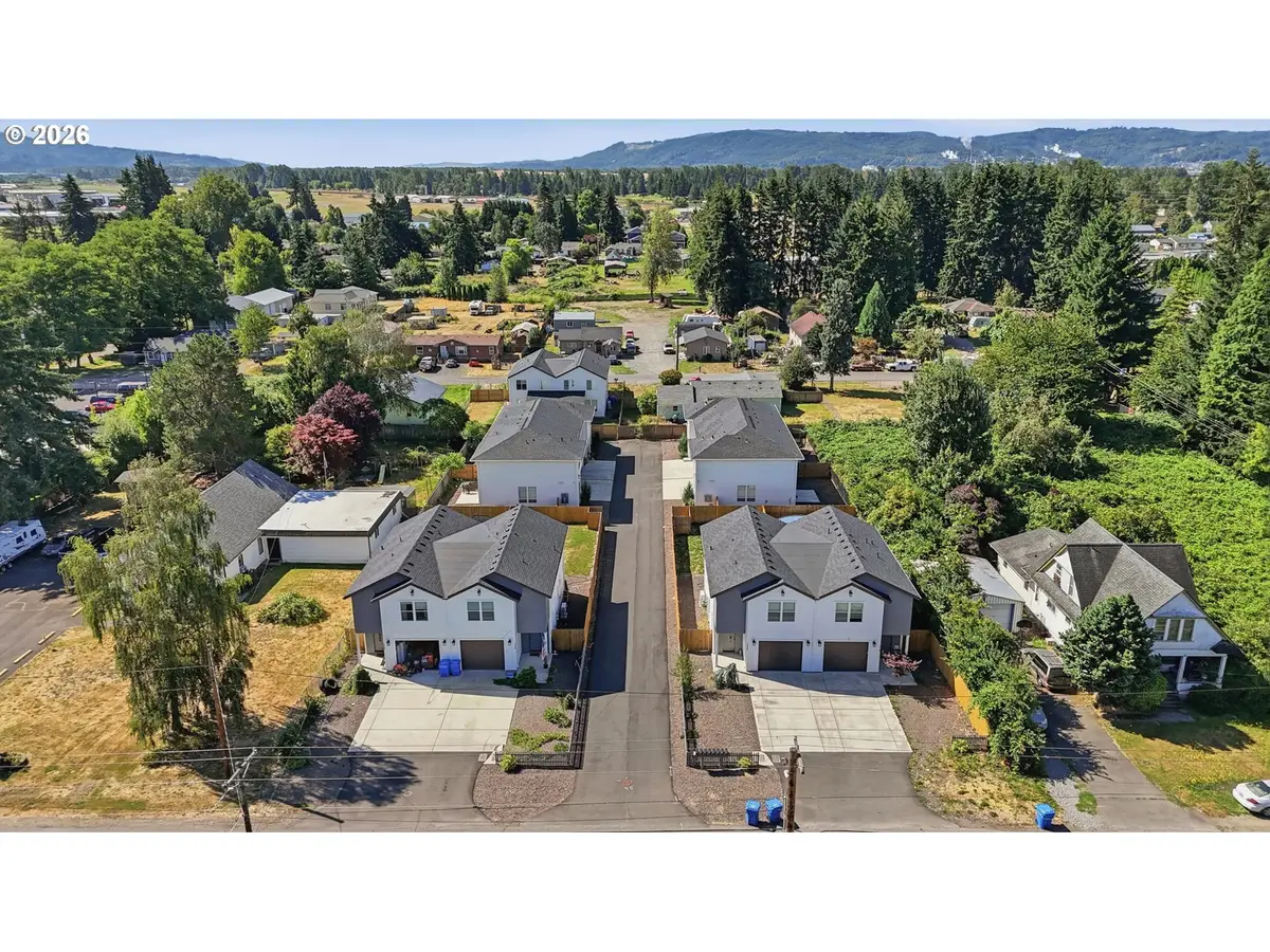 950 Walnut St, Kelso, WA 98626 - #1