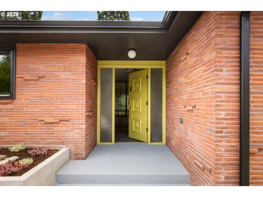 7300 NE Sacramento St, Portland, OR 97213 - #2
