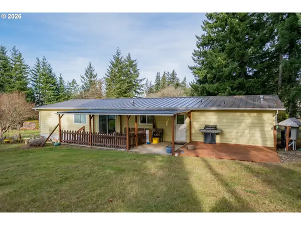 35180 SE Surface Rd, Estacada, OR 97023