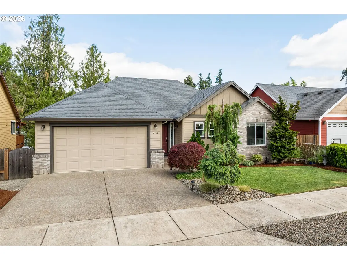 3769 10th St, Hubbard, OR 97032 - #1