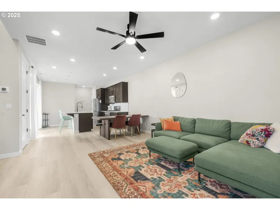 8069 SE Orion Ln, Hillsboro, OR 97123 - Image #3