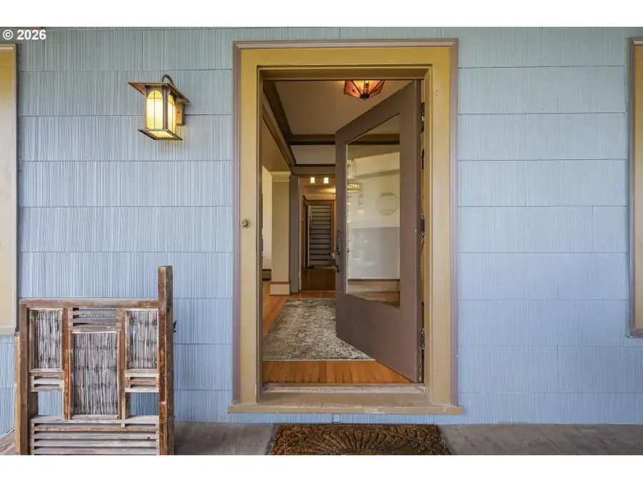 9889 NW Hoge Ave, Portland, OR 97231 - #3