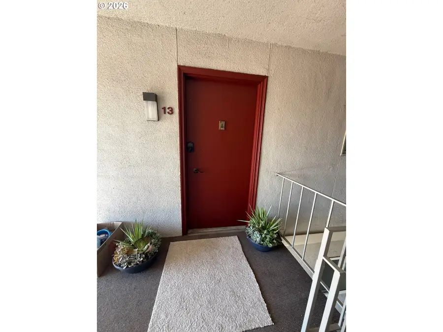 750 1st St, Lake Oswego, OR 97034 - #3