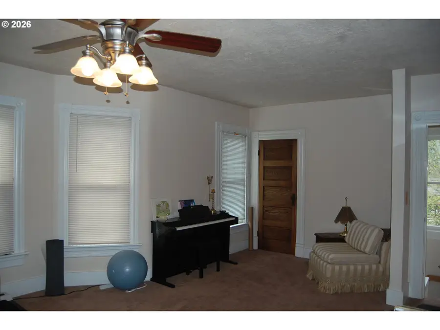 7207 N Chicago Ave, Portland, OR 97203 - #3