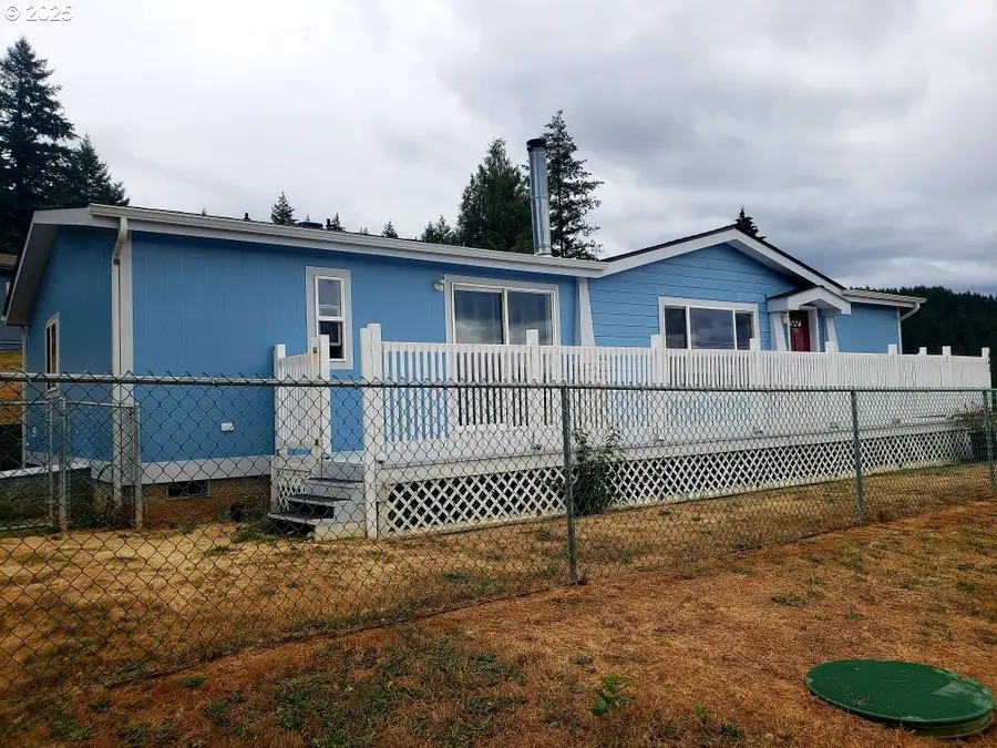 661 D St, Elkton, OR 97436 - Image #3