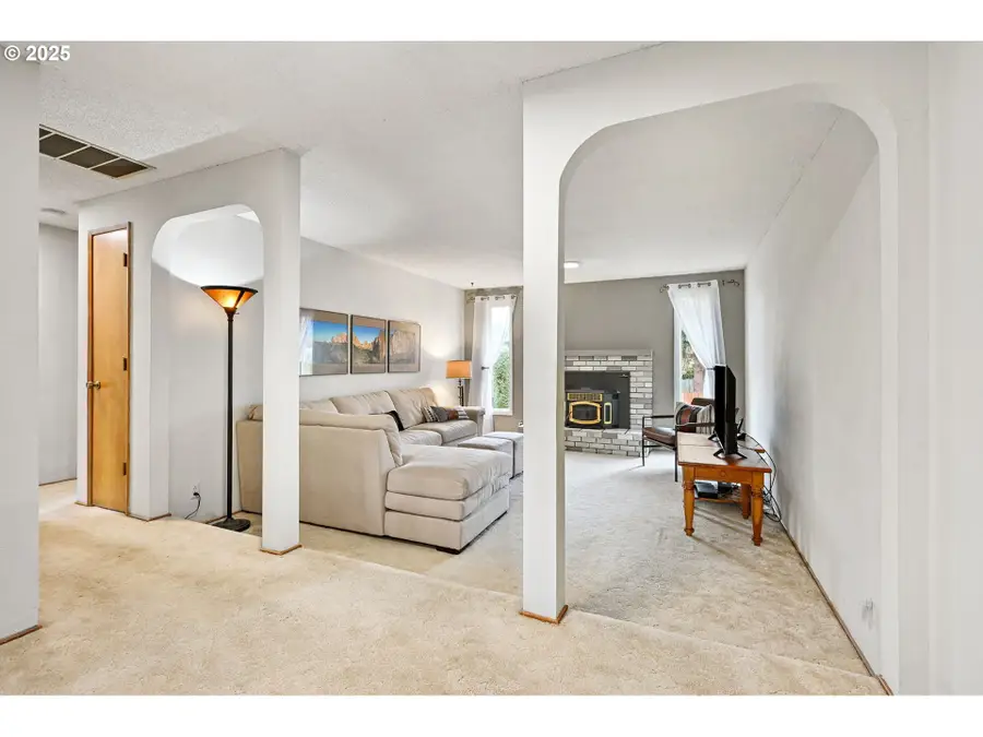 1500 Carobelle Ct, Cottage Grove, OR 97424 - Image #3