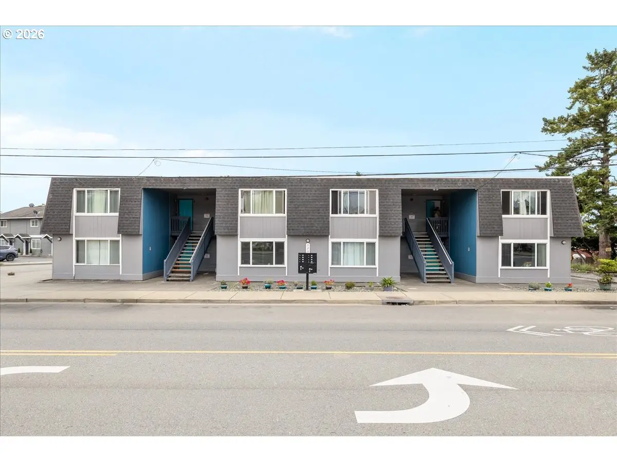 529 Railroad St, Brookings, OR 97415 - #1