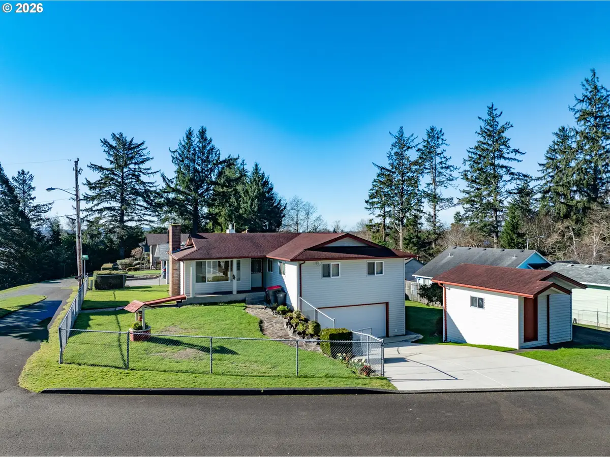 395 Cumberland St, Astoria, OR 97103 - #1