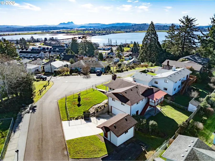 395 Cumberland St, Astoria, OR 97103 - #3