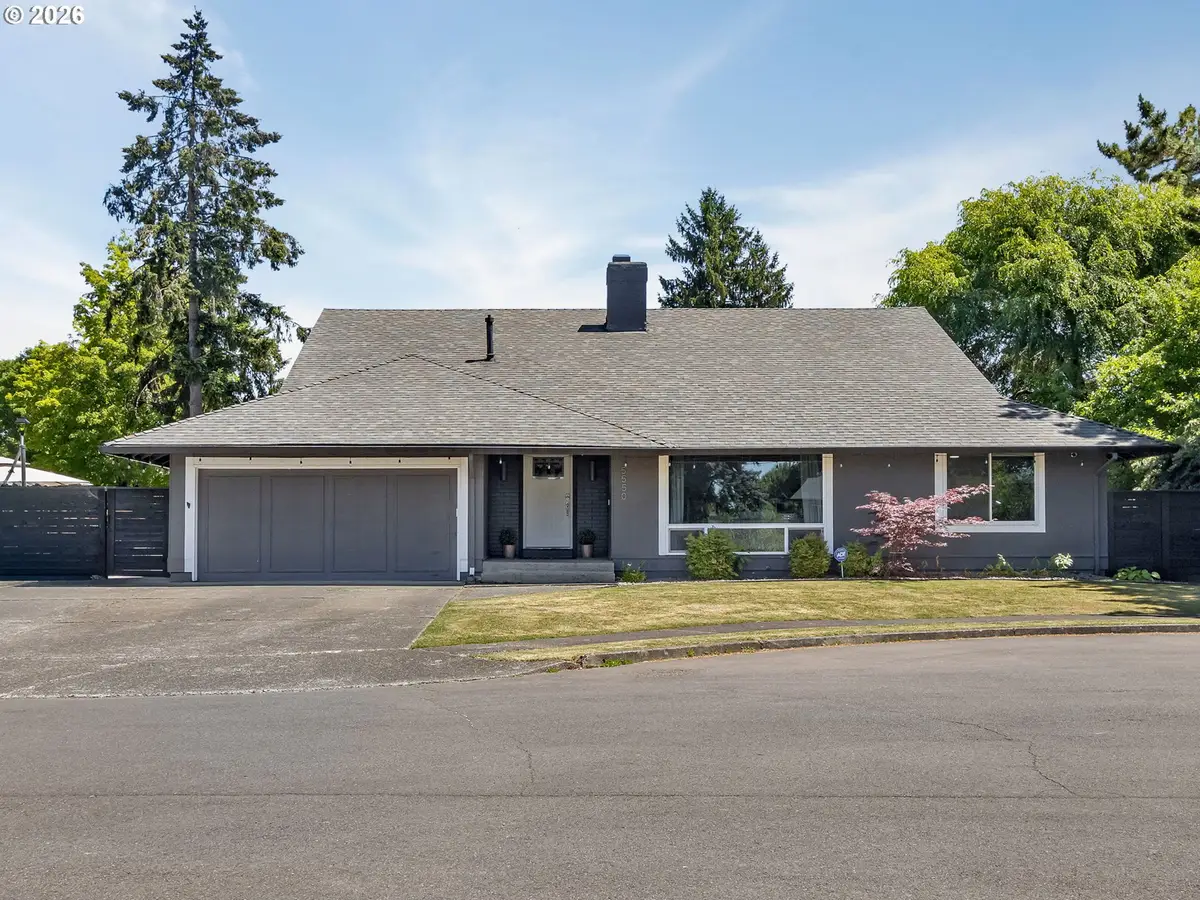 15550 NW Oak Hills Dr, Beaverton, OR 97006 - #1