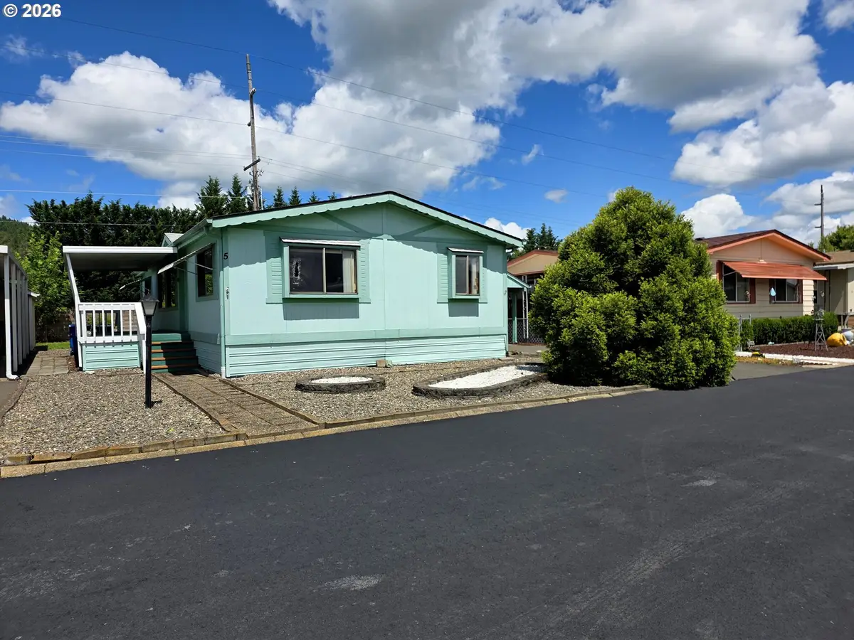 1200 E Central Ave #5, Sutherlin, OR 97479 - #1