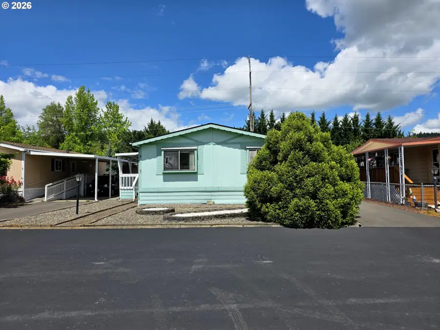1200 E Central Ave #5, Sutherlin, OR 97479 - #2