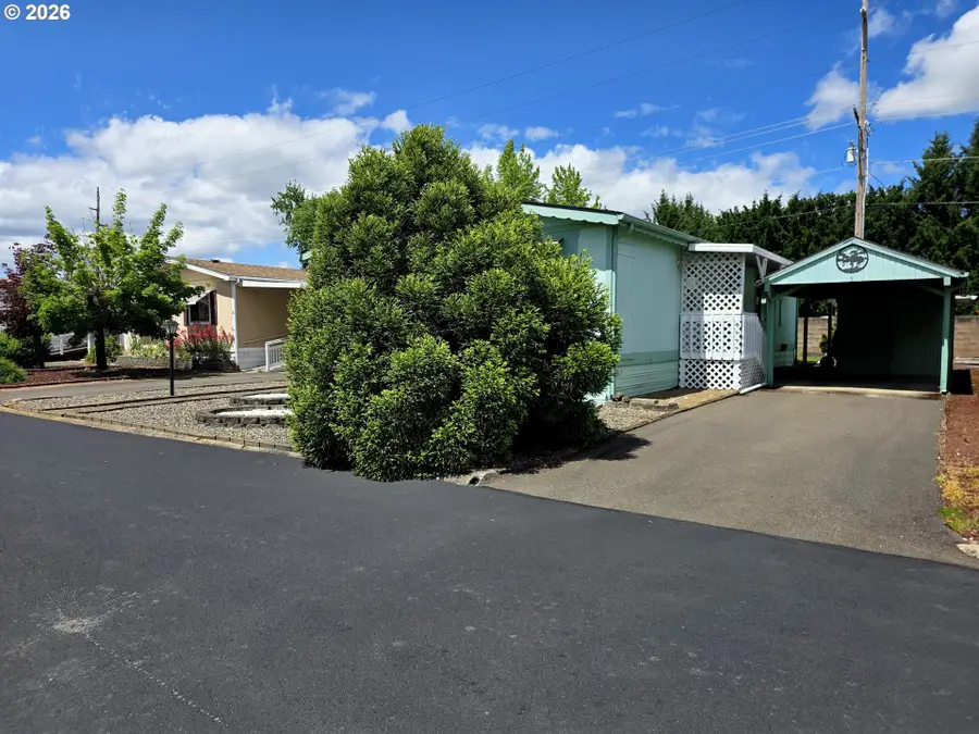 1200 E Central Ave #5, Sutherlin, OR 97479 - #3