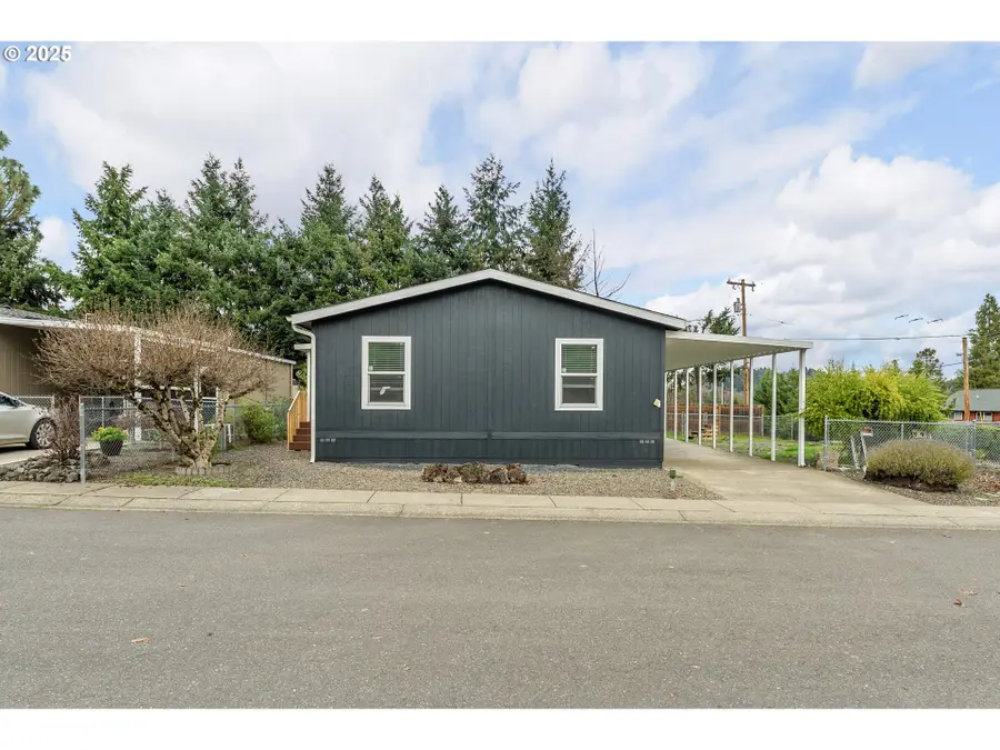 112 SE Twin Oaks Loop, Winston, OR 97496 - Image #2