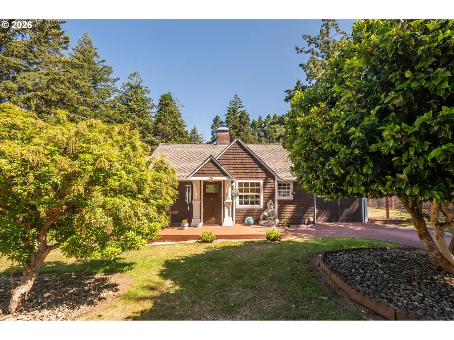 28 Hamlet St, Port Orford, OR 97465 - #2