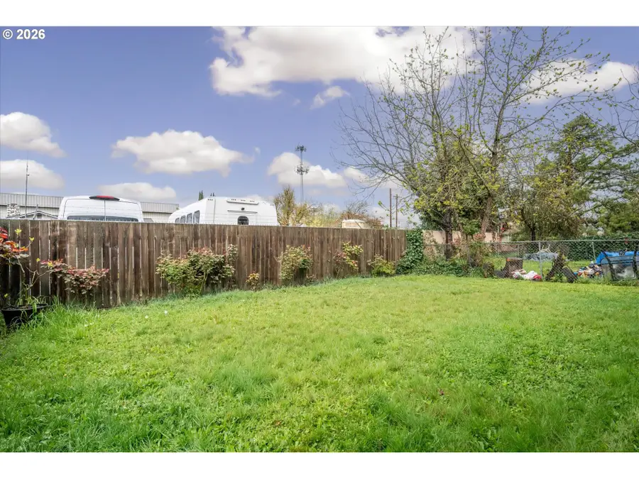 3542 3544 E St, Springfield, OR 97478 - #3