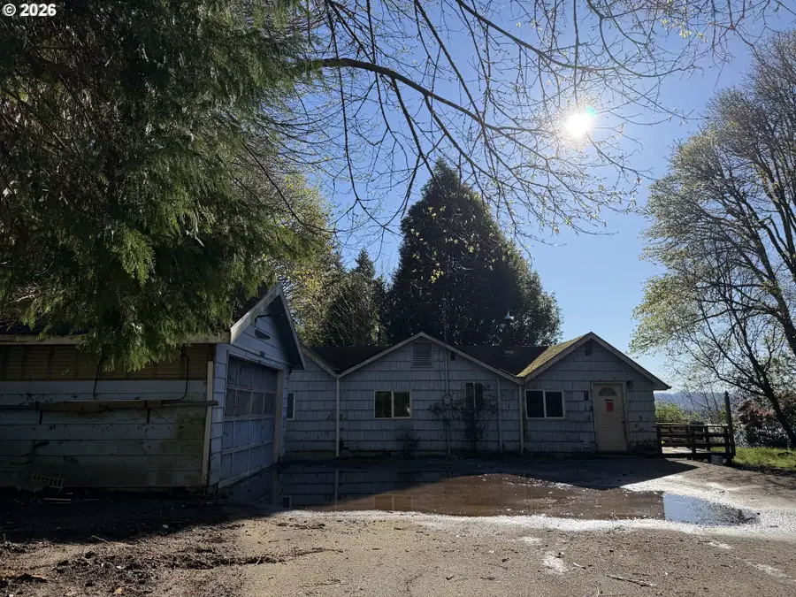 2435 N 10th St, Coos Bay, OR 97420 - #2