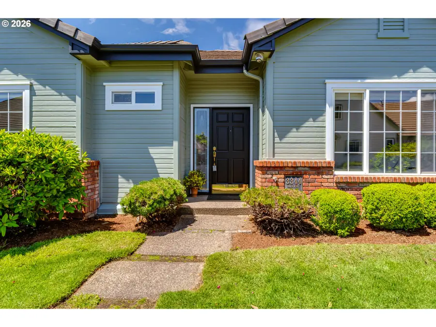 3344 Lakemont Dr, Eugene, OR 97408 - #3