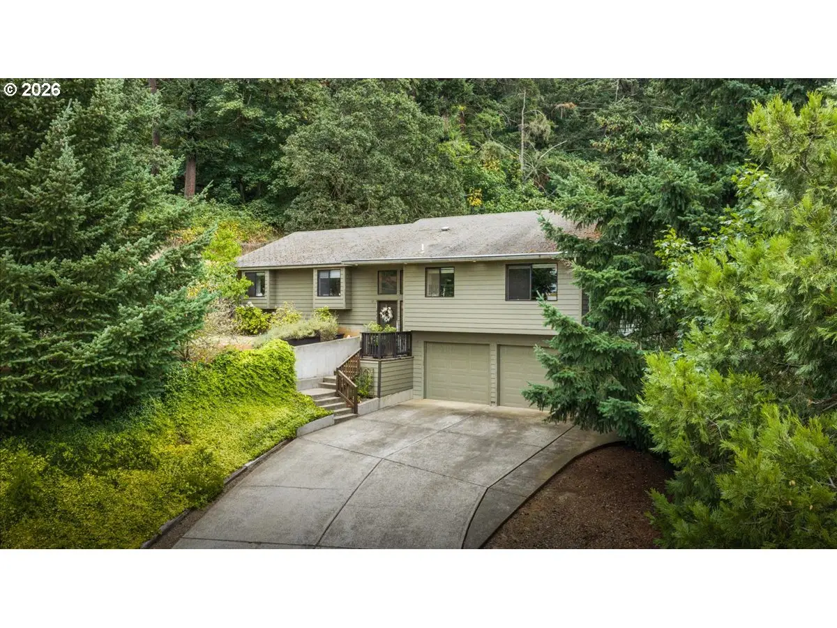 245 Silver Loop, Silverton, OR 97381 - #1