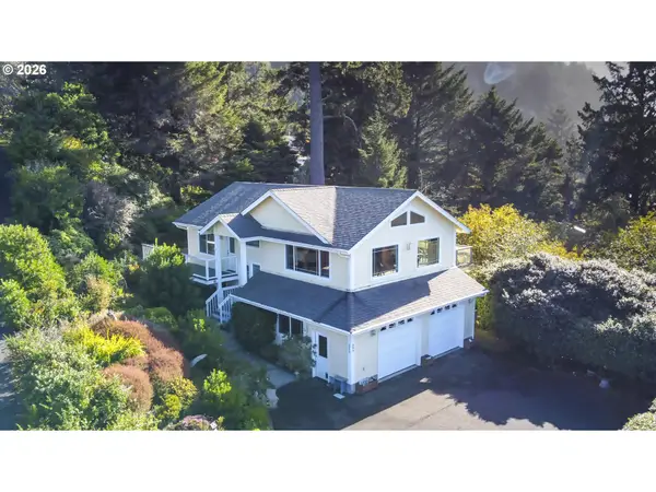 350 Hill Ct, Yachats, OR 97498