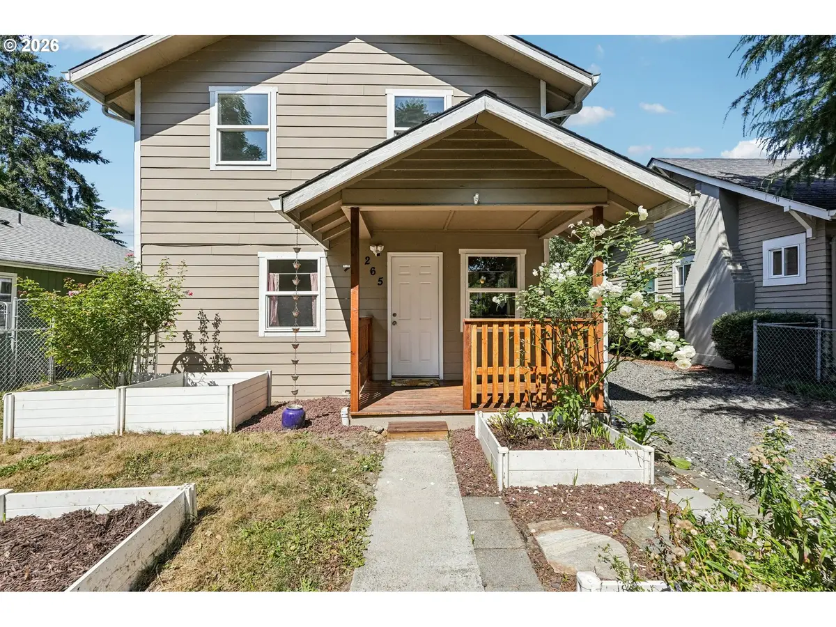 265 17th Ave, Longview, WA 98632 - #1