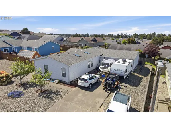 1830 Arthur St, NorthBend, OR 97459