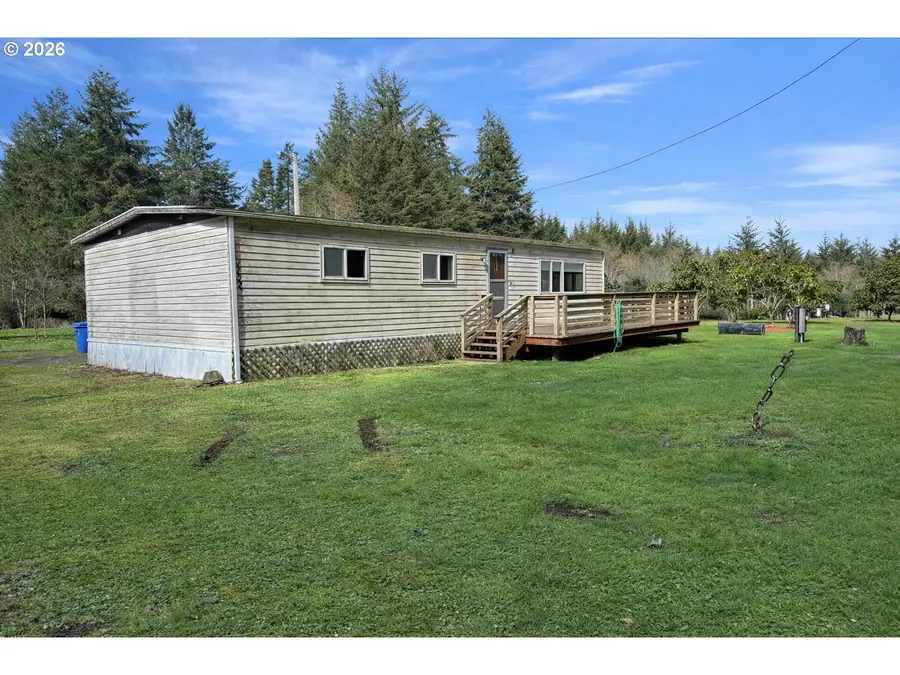 1752 SE Hall Ct, Waldport, OR 97394 - #3