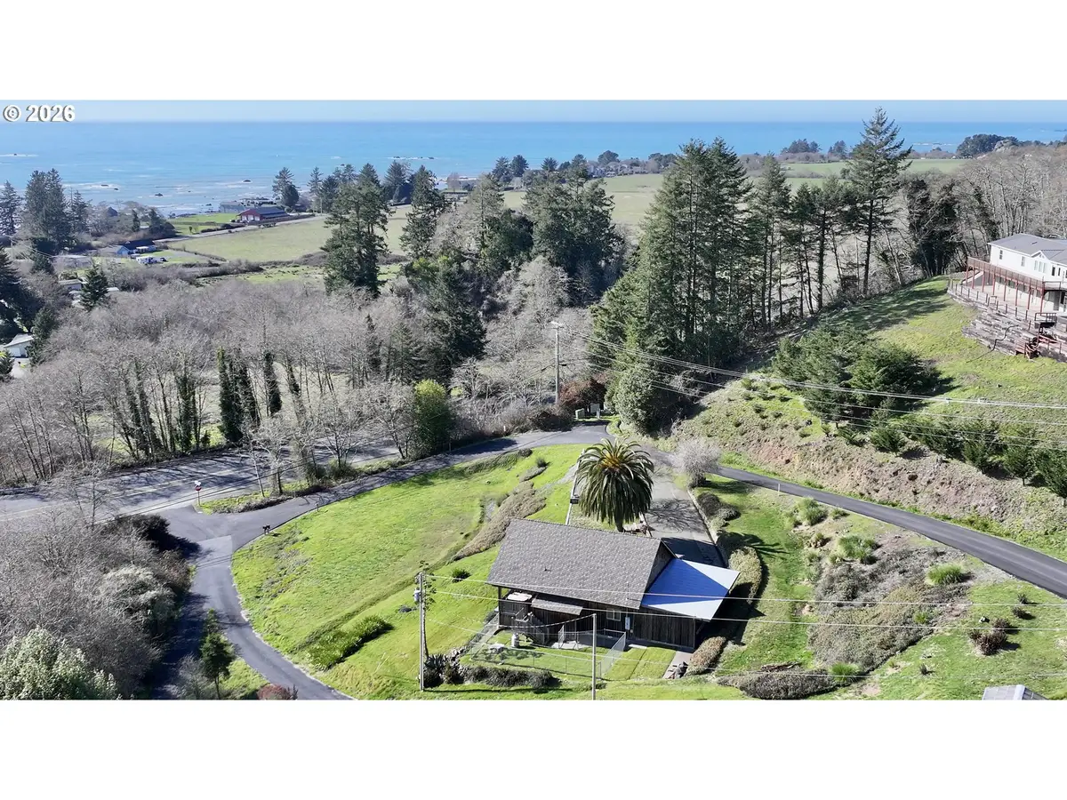 99106 E Freeman Ln, Brookings, OR 97415 - #1