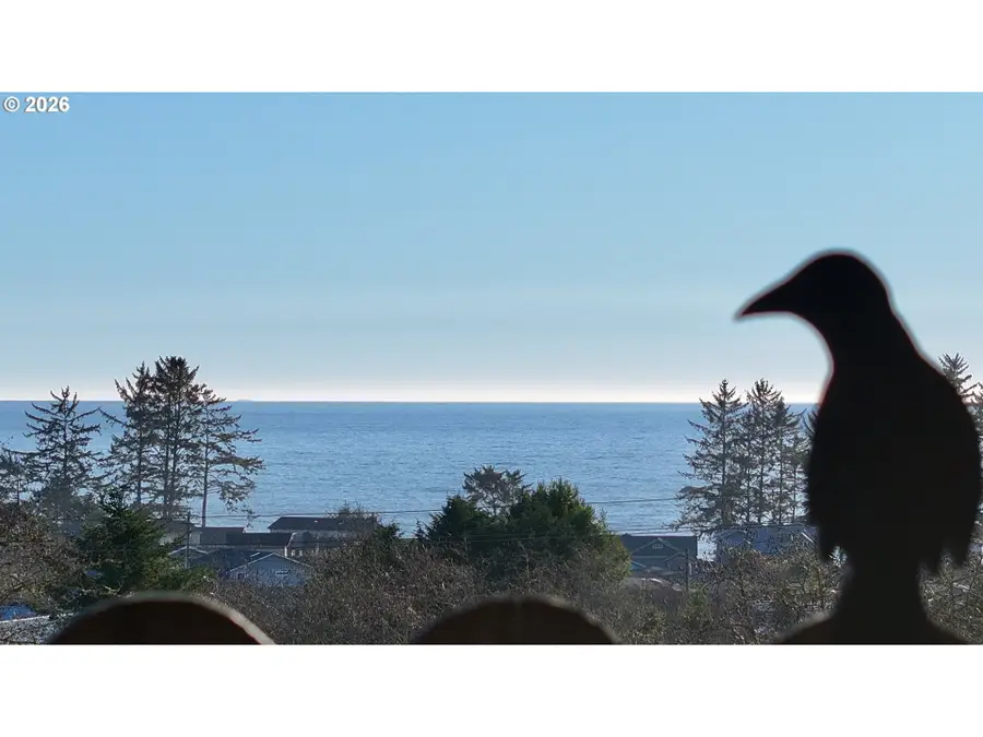 99106 E Freeman Ln, Brookings, OR 97415 - #2