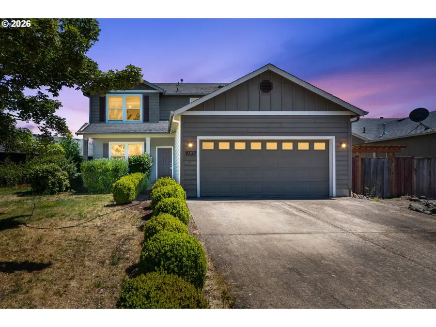 1032 S 1st St, Cottage Grove, OR 97424 - #2