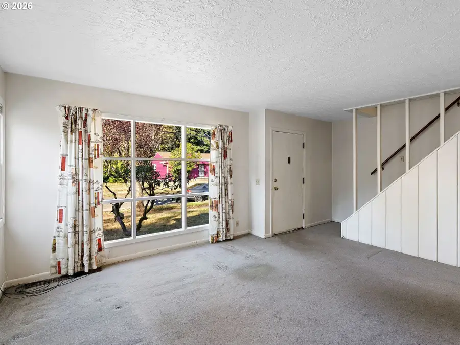 204 NE 114th Ave, Portland, OR 97220 - #3