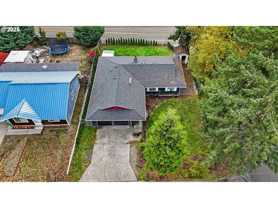 6500 SE Madrona Dr, Milwaukie, OR 97222 - Image #2