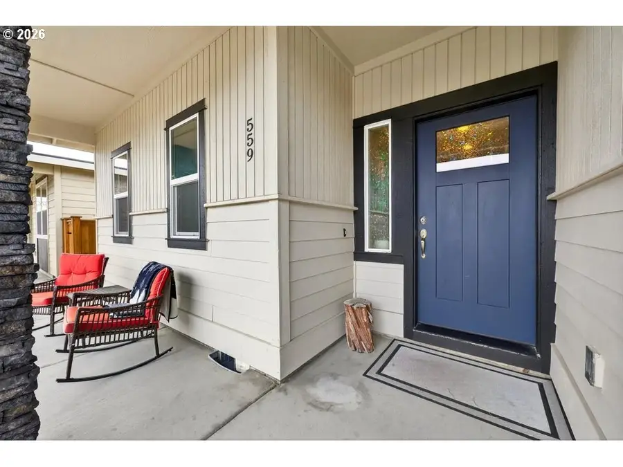 559 NW Rimrock Ct, Redmond, OR 97756 - #3
