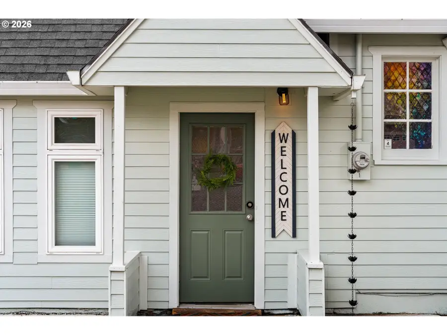 1054 NE Faloma Rd, Portland, OR 97211 - #3