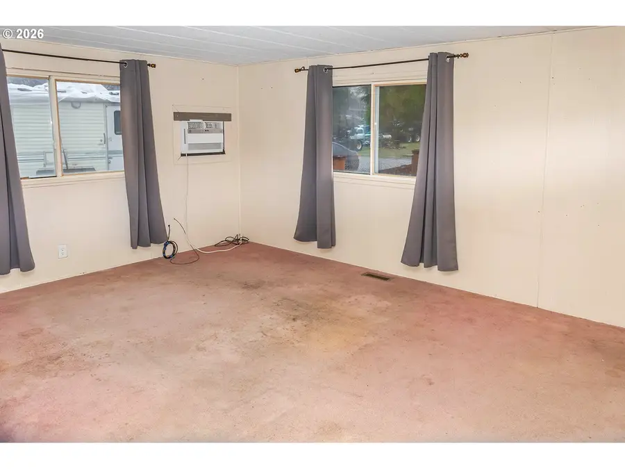 843 NW Bridge St, John Day, OR 97845 - #3