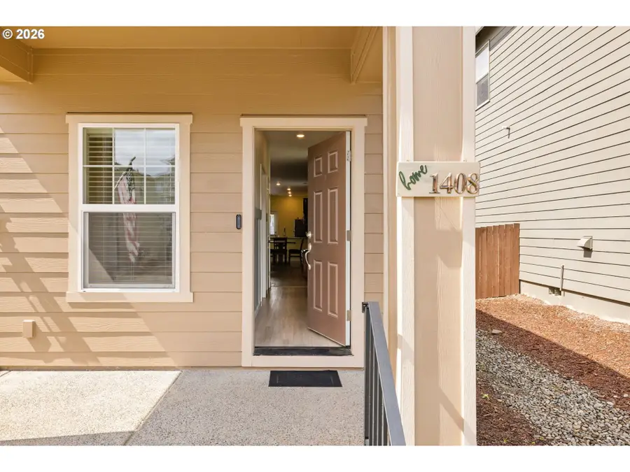 1408 W 16th Ave, La Center, WA 98629 - #2