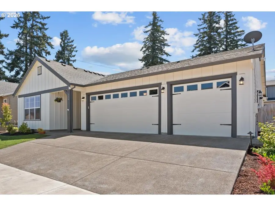 229 NE 17th Ave, Canby, OR 97013 - Image #2