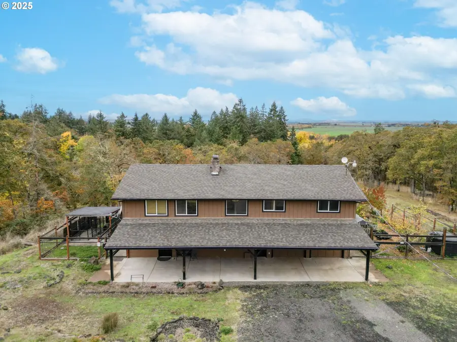 33781 Mount Tom Dr, Harrisburg, OR 97446 - Image #2