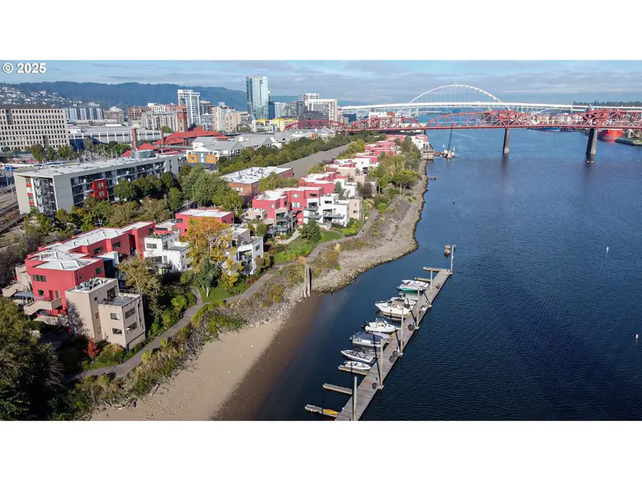 620 NW Naito Pkwy #B12, Portland, OR 97209 - Image #2