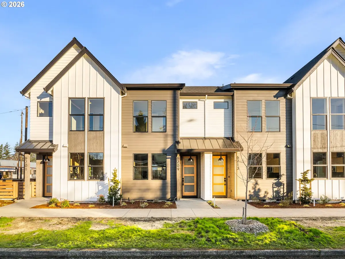 6209 NE Stanton St, Portland, OR 97213 - #1