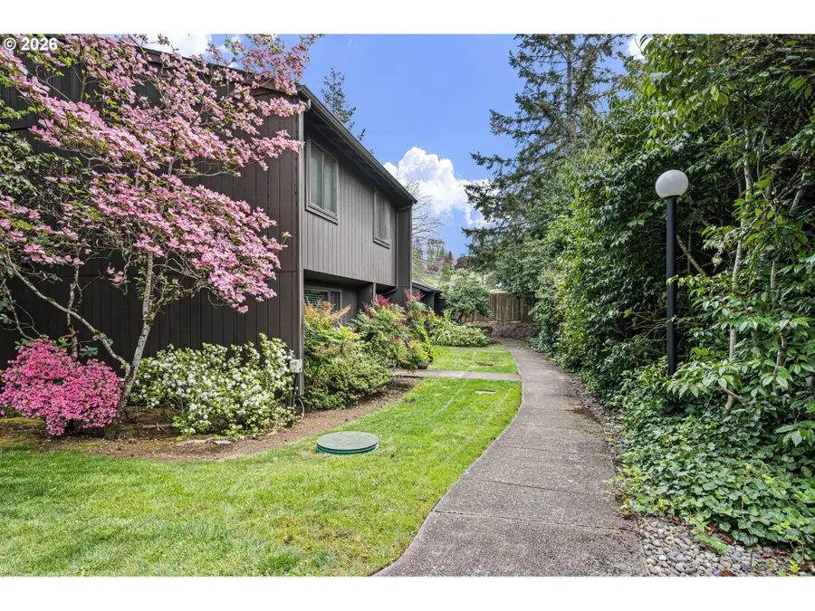 150 Westbrook Way, Eugene, OR 97405 - #3