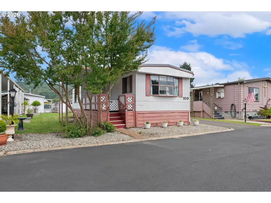 1200 E Central Ave #109, Sutherlin, OR 97479 - #2