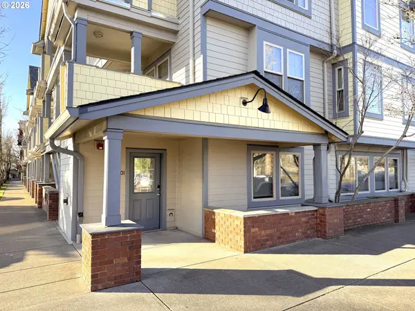 9837 NE Irving St #301, Portland, OR 97220