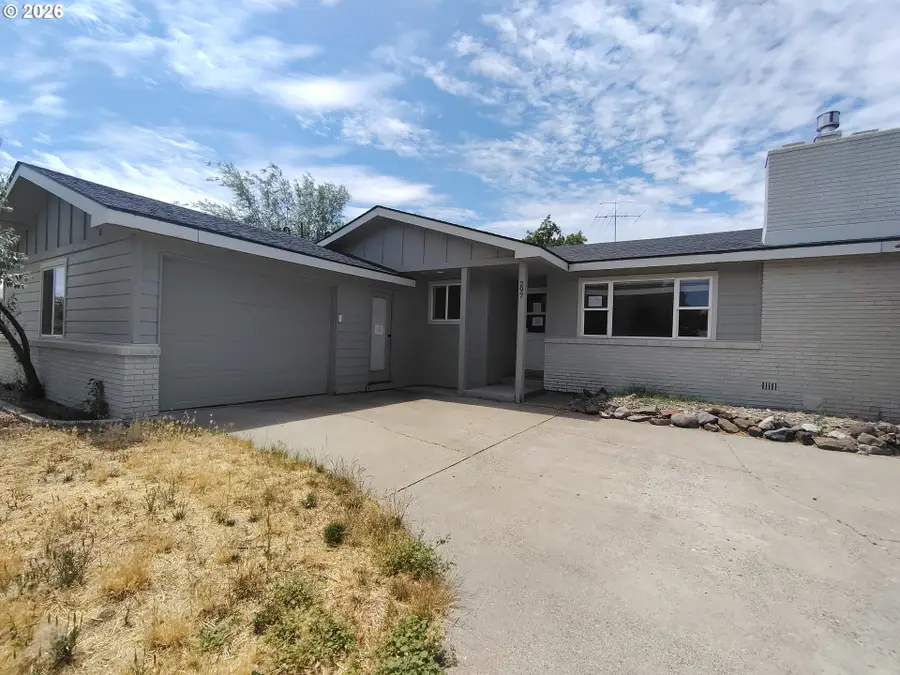297 NW 17th St, Ontario, OR 97914 - #2