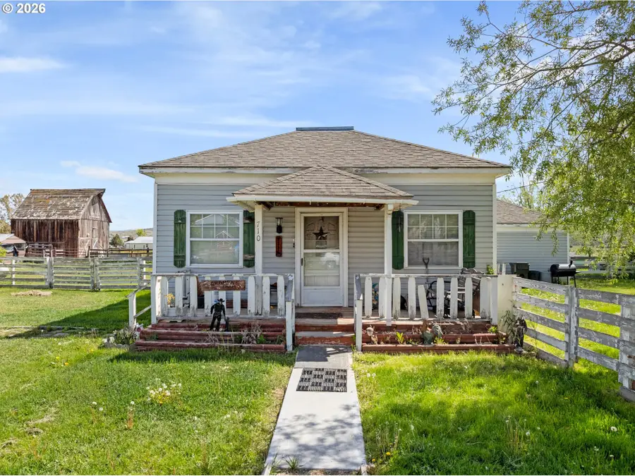 710 School St, Haines, OR 97833 - #3