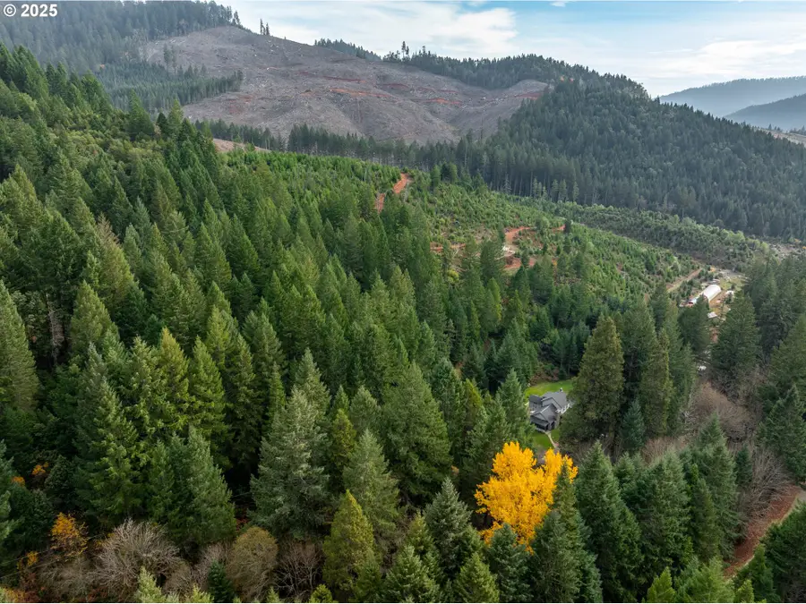 1871 Mccullough Creek Rd, Glendale, OR 97442 - Image #2