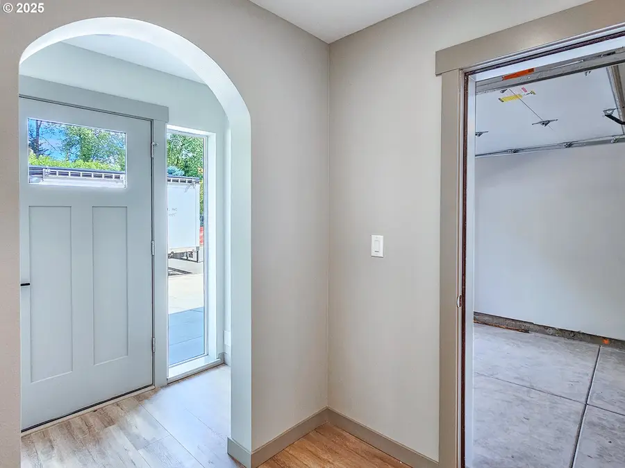 13290 SW Bradley Ln, King City, OR 97224 - Image #2